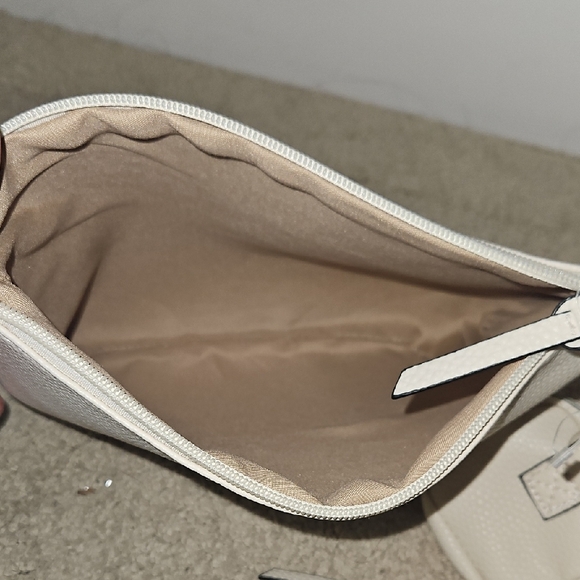 Beauty Bundle and Chic Off White Wristlet Clutch with Mini Pouch and Makeup Set - Picture 6 of 15